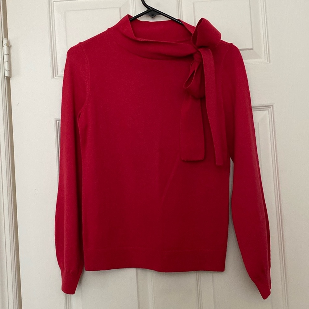 Bow neck sweater, like new